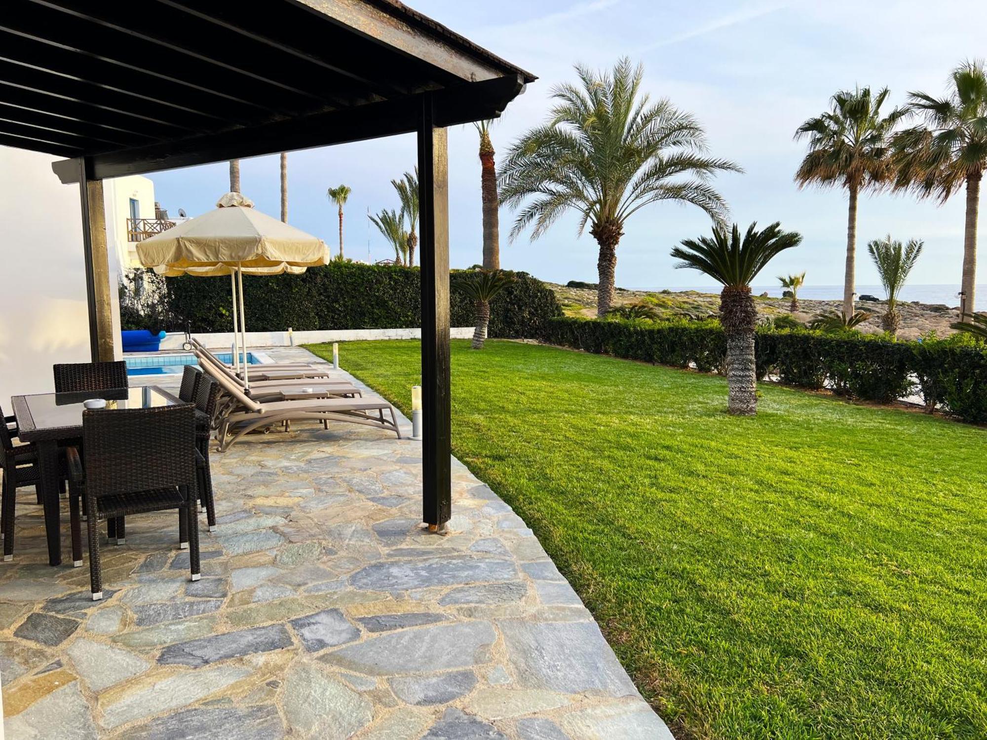 Platzia Beach Villas Paphos Exterior foto