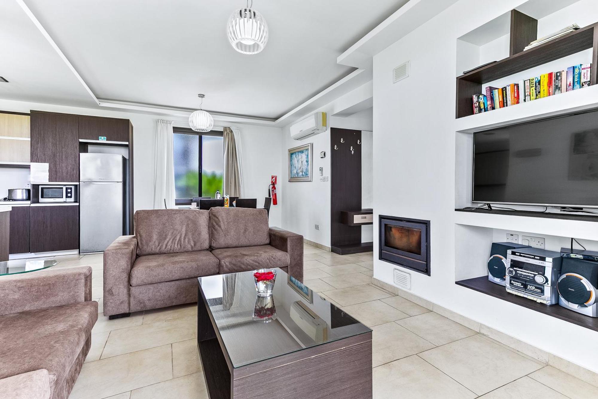Platzia Beach Villas Paphos Exterior foto