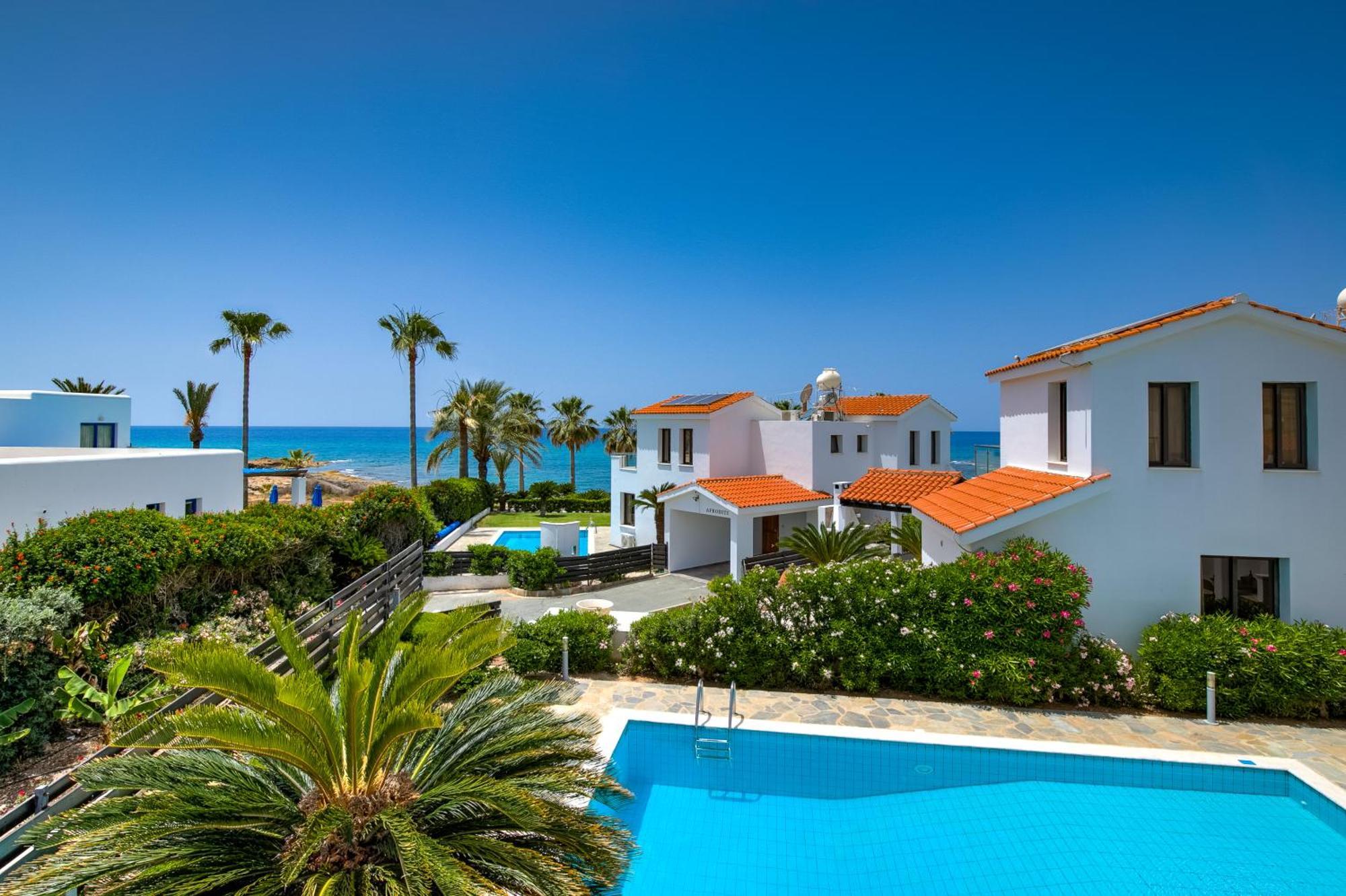 Platzia Beach Villas Paphos Exterior foto