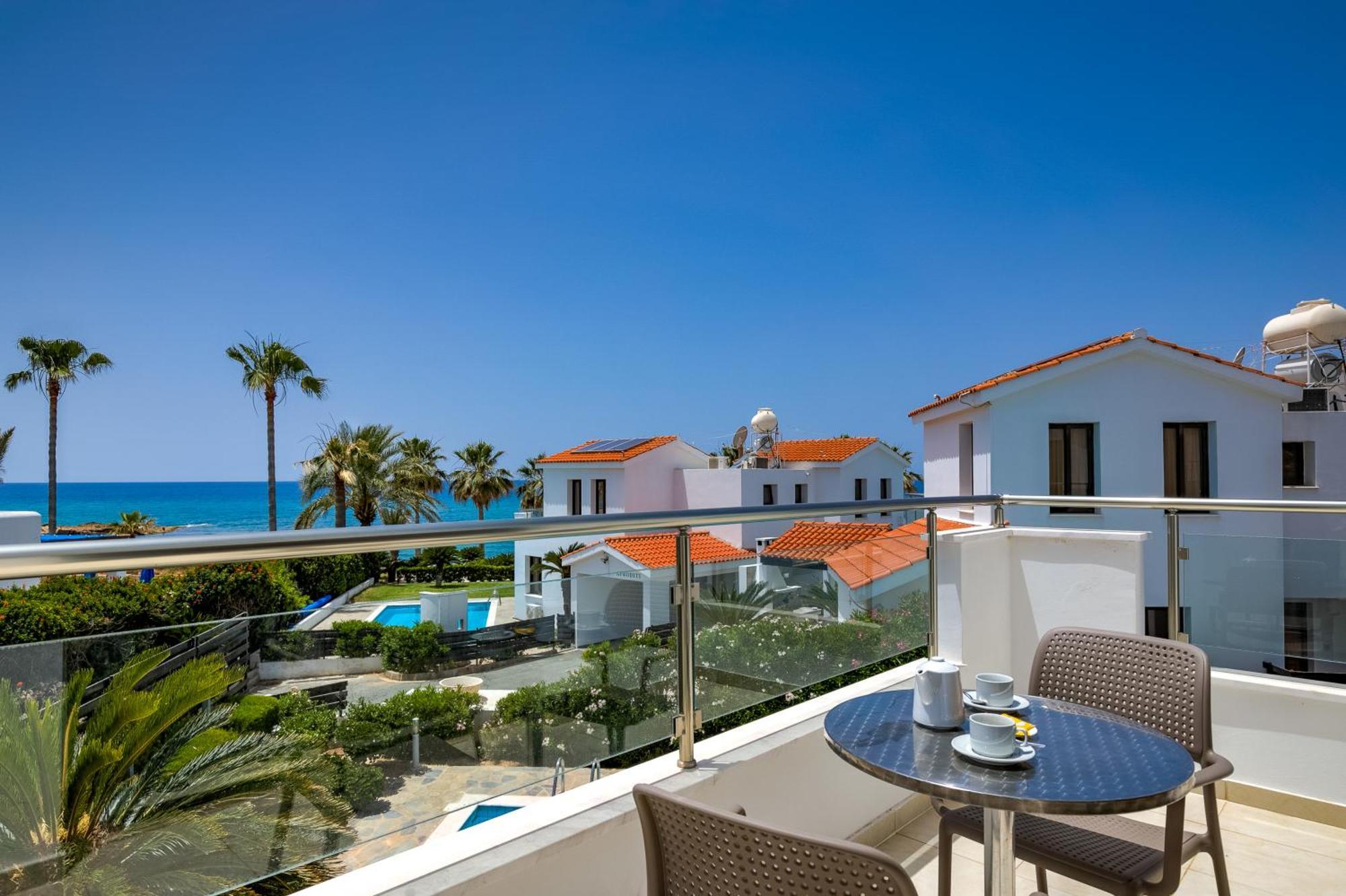 Platzia Beach Villas Paphos Exterior foto