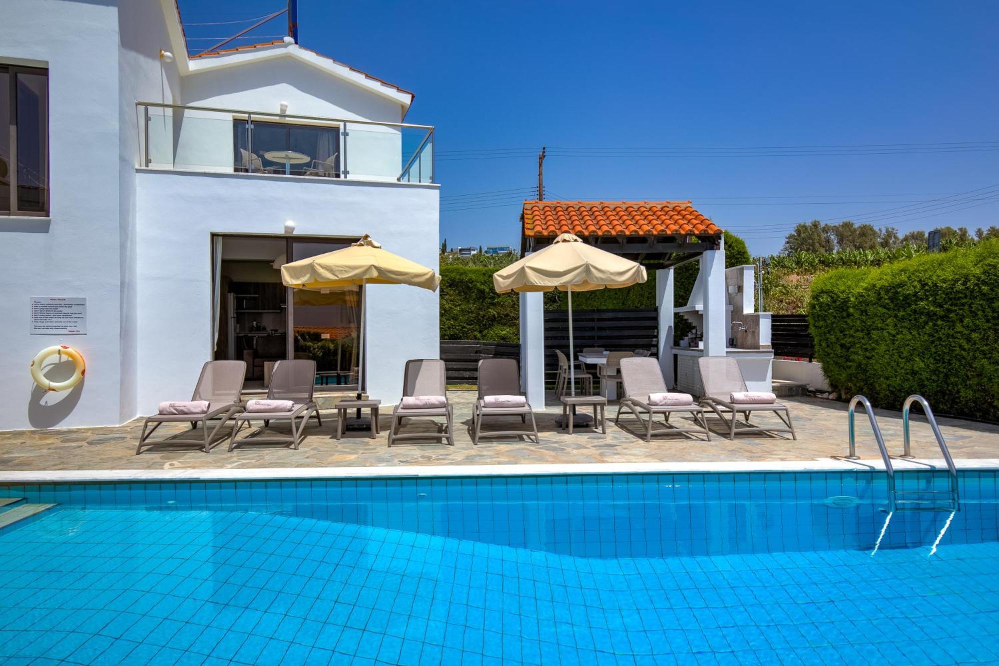 Platzia Beach Villas Paphos Exterior foto