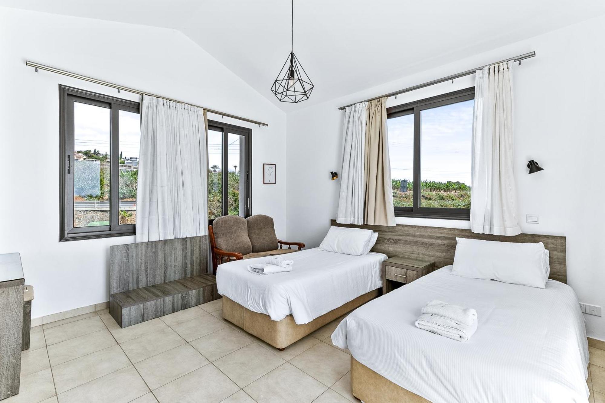 Platzia Beach Villas Paphos Exterior foto